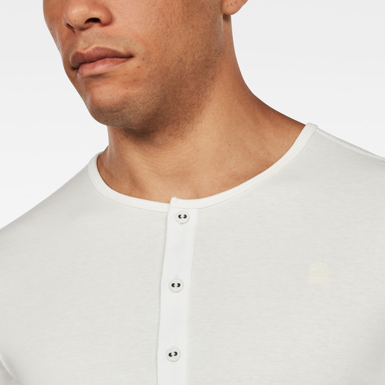 G-Star RAW® Ardor Granddad Slim T-Shirt Beige detail shot