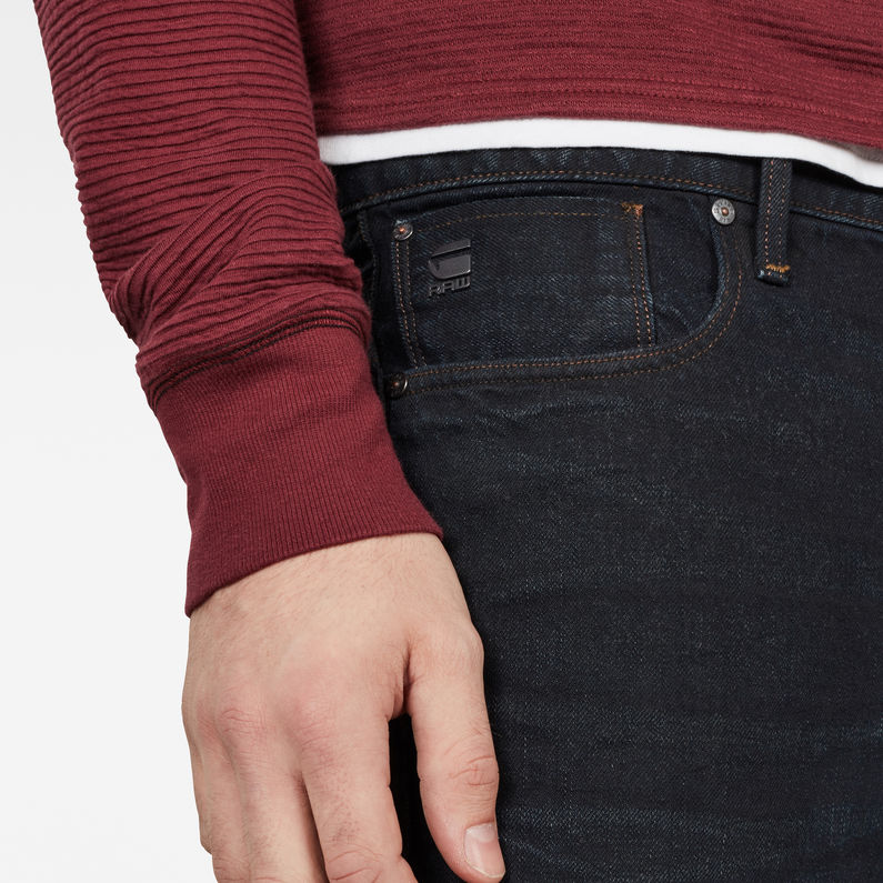 G-STAR® Arc Relaxed Tapered Jeans Dunkelblau detail shot