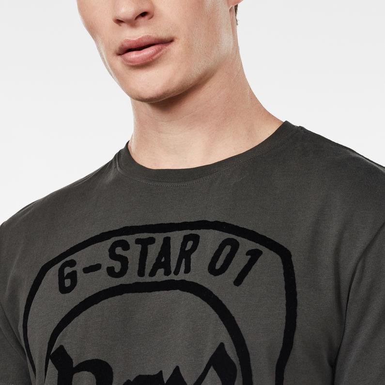 G-Star RAW® Haut Graphic 10 Gris detail shot