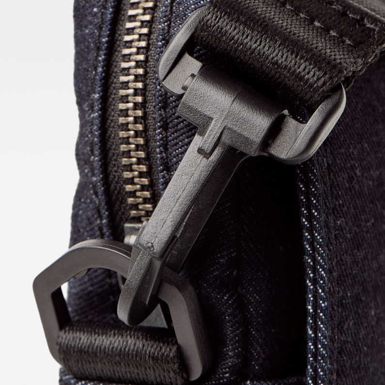G-Star RAW® Pouch Estan Vector Denim Azul oscuro detail shot