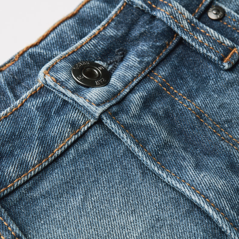 G-Star RAW® Arc Boyfriend Shorts ダークブルー detail shot buckle