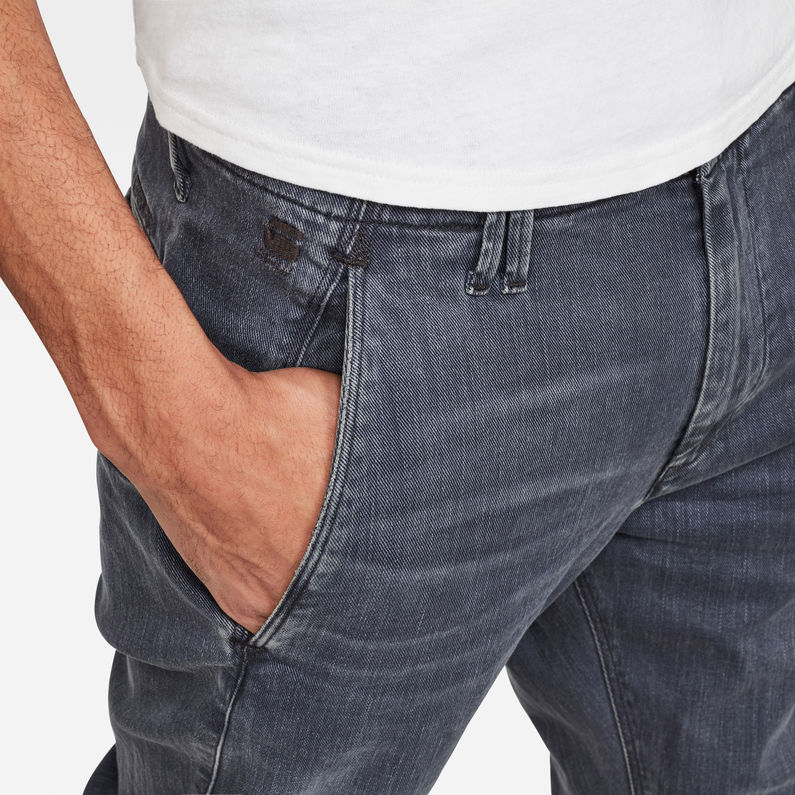 G-Star RAW® Vetar Chino Slim Earthtrace Medium blue detail shot