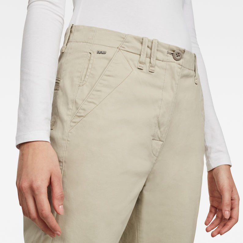 g-star-page-mid-boyfriend-ankle-chino-beige-detail-shot