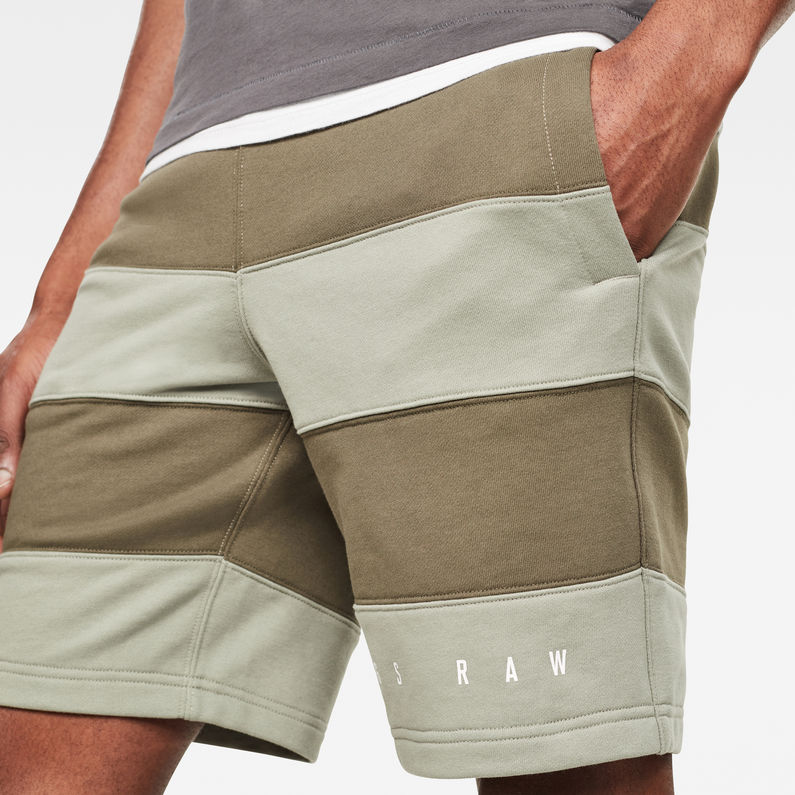 G-STAR® Premium Block Stripe Shorts Green detail shot