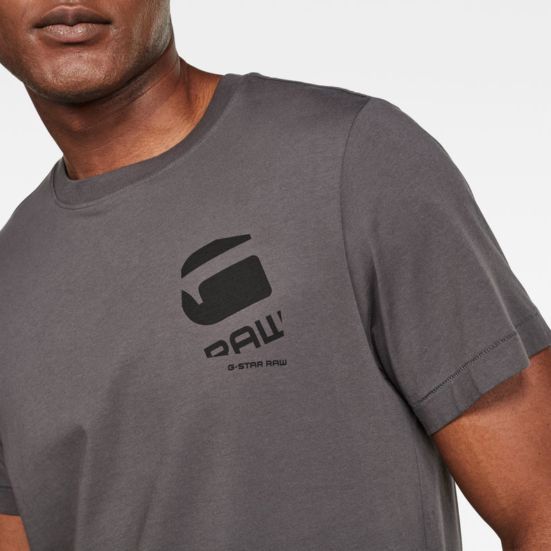 G-Star RAW® Big Logo Back GR Round Neck T-Shirt グレー detail shot