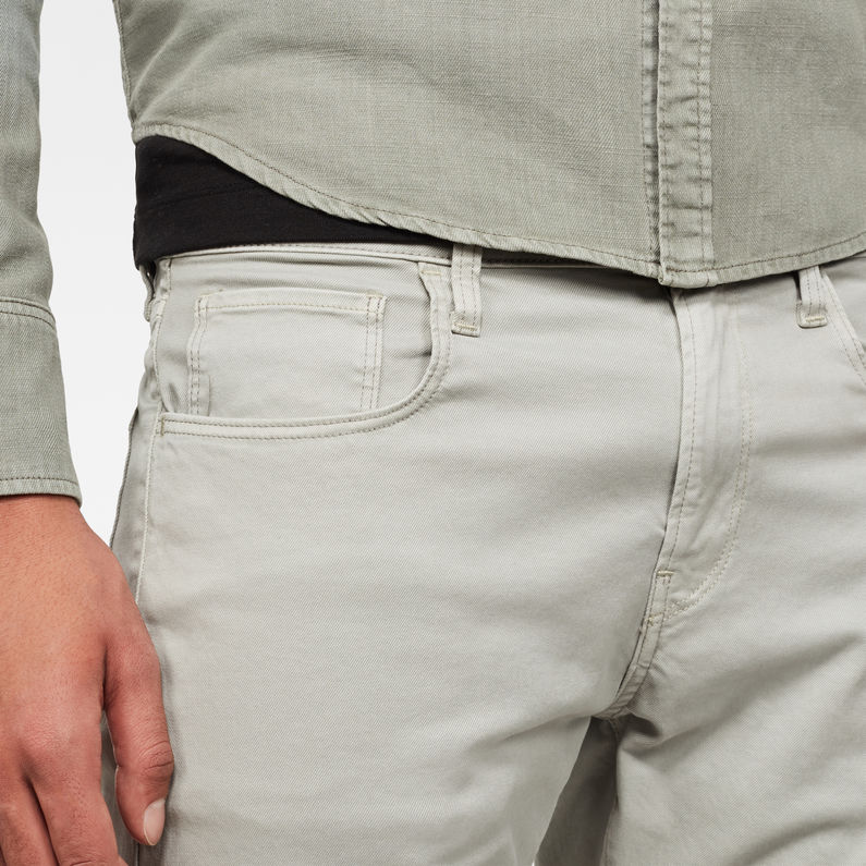G-Star RAW® 3301 Slim Shorts Green detail shot buckle