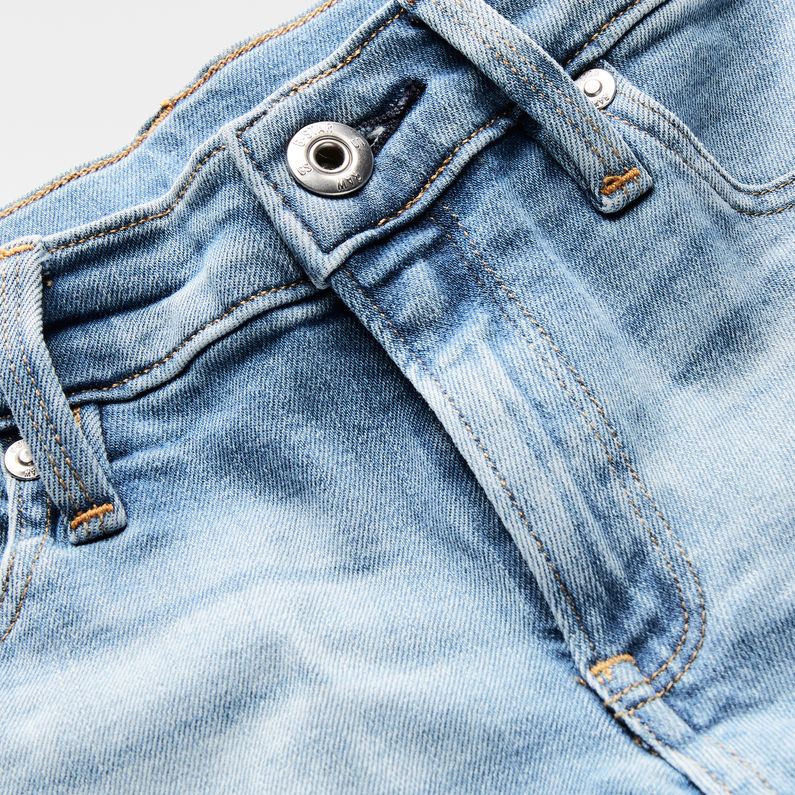 G-Star RAW® 3301 Slim Shorts Light blue detail shot buckle
