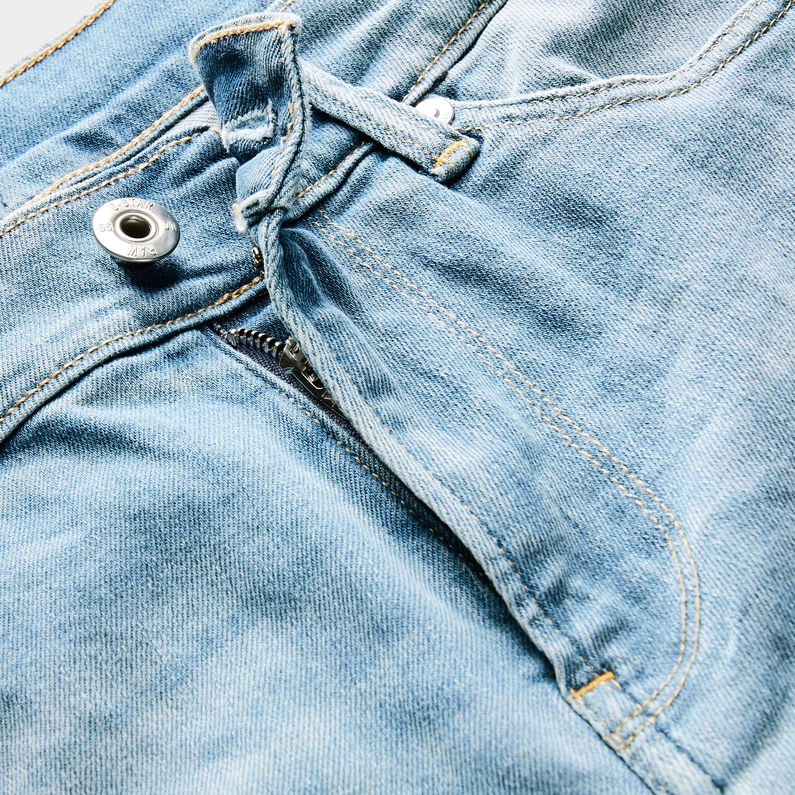 G-Star RAW® 3301 Tapered Shorts Light blue detail shot buckle