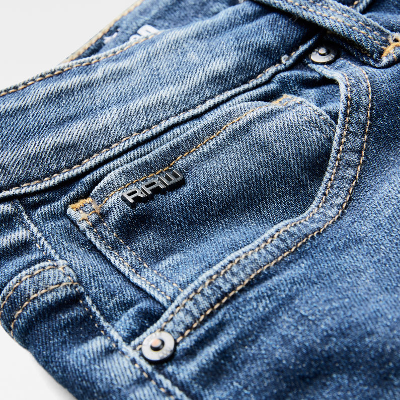 G-Star RAW® Arc Boyfriend Shorts Medium blue detail shot buckle