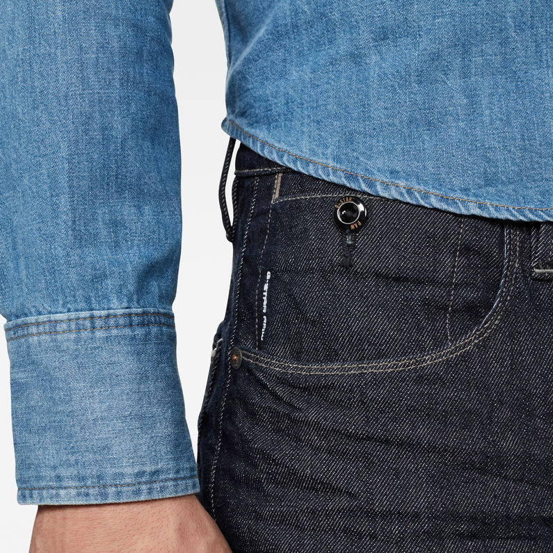 G-Star RAW® Loic NW Shorts Dark blue detail shot buckle