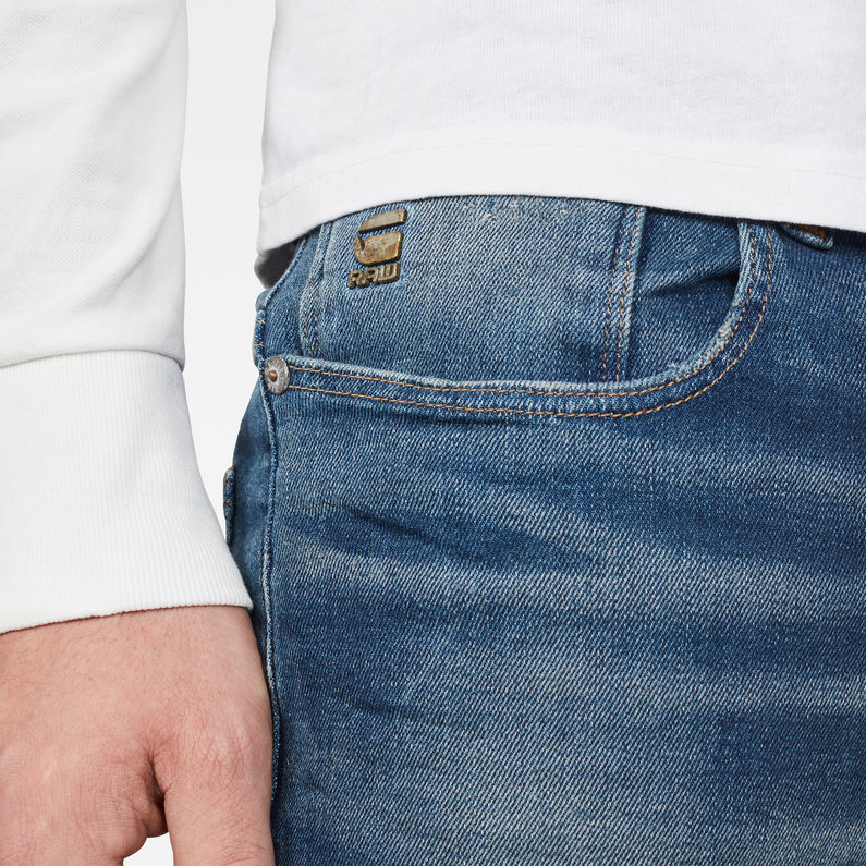 G-Star RAW® Arc 3D Slim Jeans Midden blauw detail shot buckle