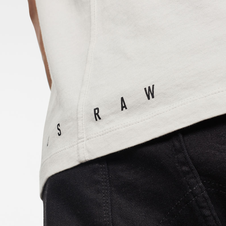 G-Star RAW® Vertical Raw GR Slim Round Neck T-Shirt グレー detail shot