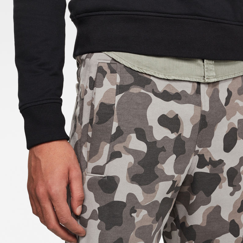 G-STAR® Brush Camo Sweat Shorts Grey detail shot