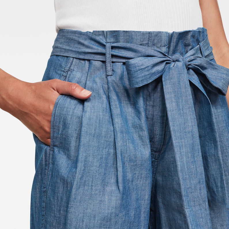 G-Star RAW® Pleated High Shorts Midden blauw detail shot