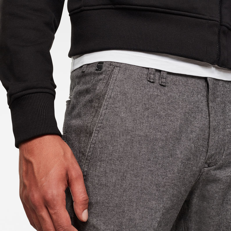 G-STAR® Vetar Slim Chinohose Grau detail shot