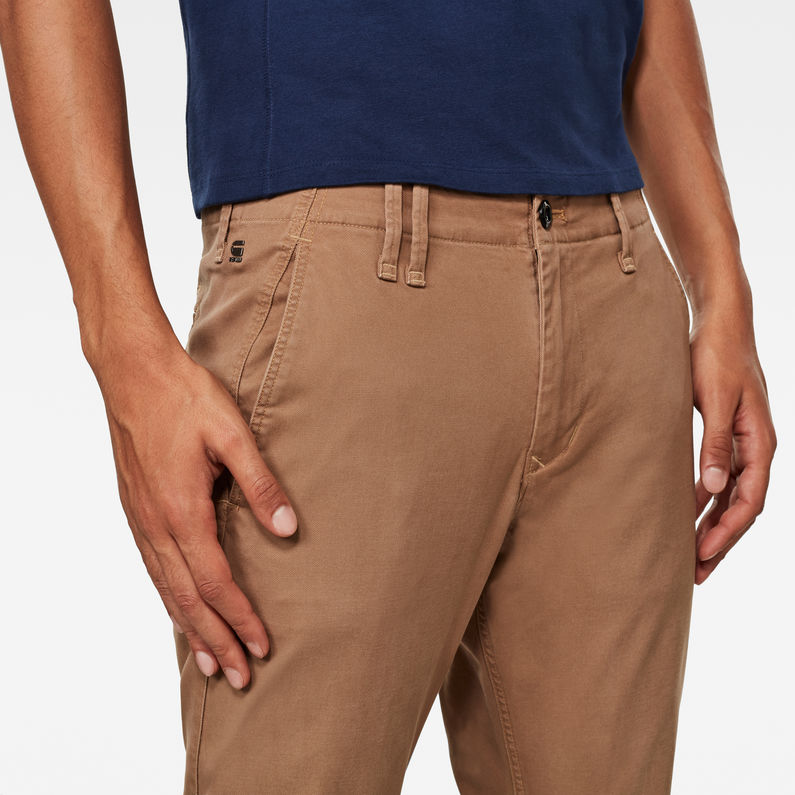 G-STAR® Vetar Slim Chinohose Braun detail shot