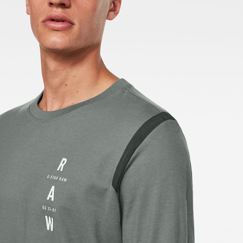 G-Star RAW® Tape Logo Lash T-Shirt Grey detail shot