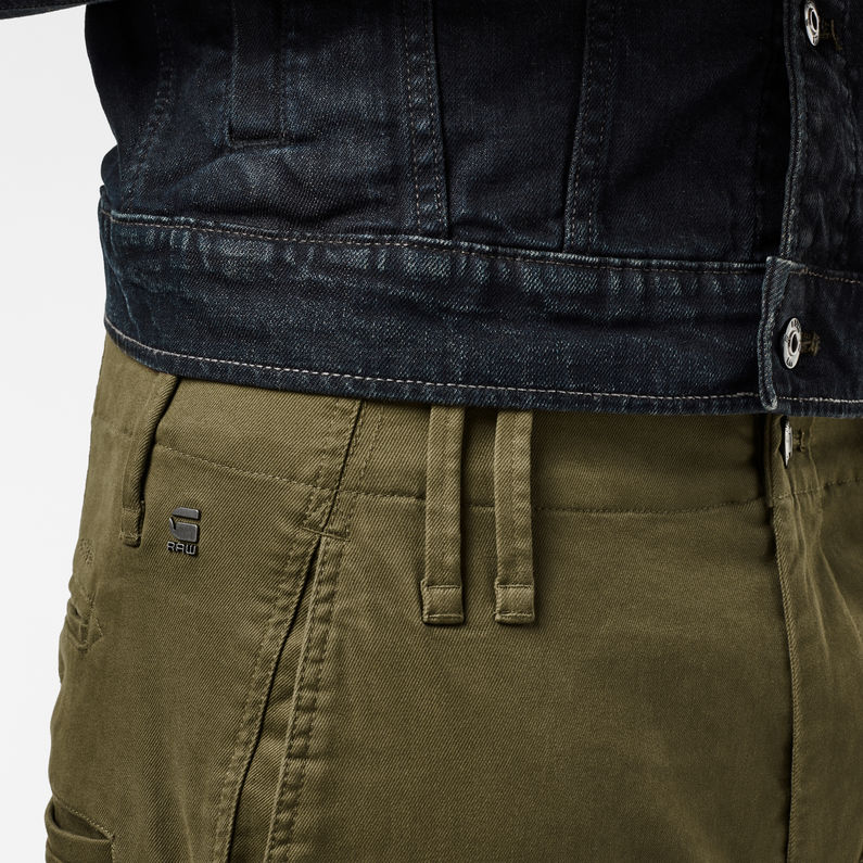 G-Star RAW® Vetar Slim Chinohose Grün detail shot