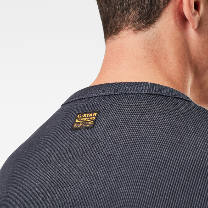 G-Star RAW® T-shirt Plated Rib Slim Ringer Bleu foncé detail shot