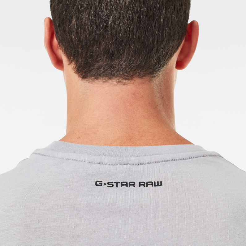 G-Star RAW® Originals Label Logo Slim T-Shirt Grey detail shot
