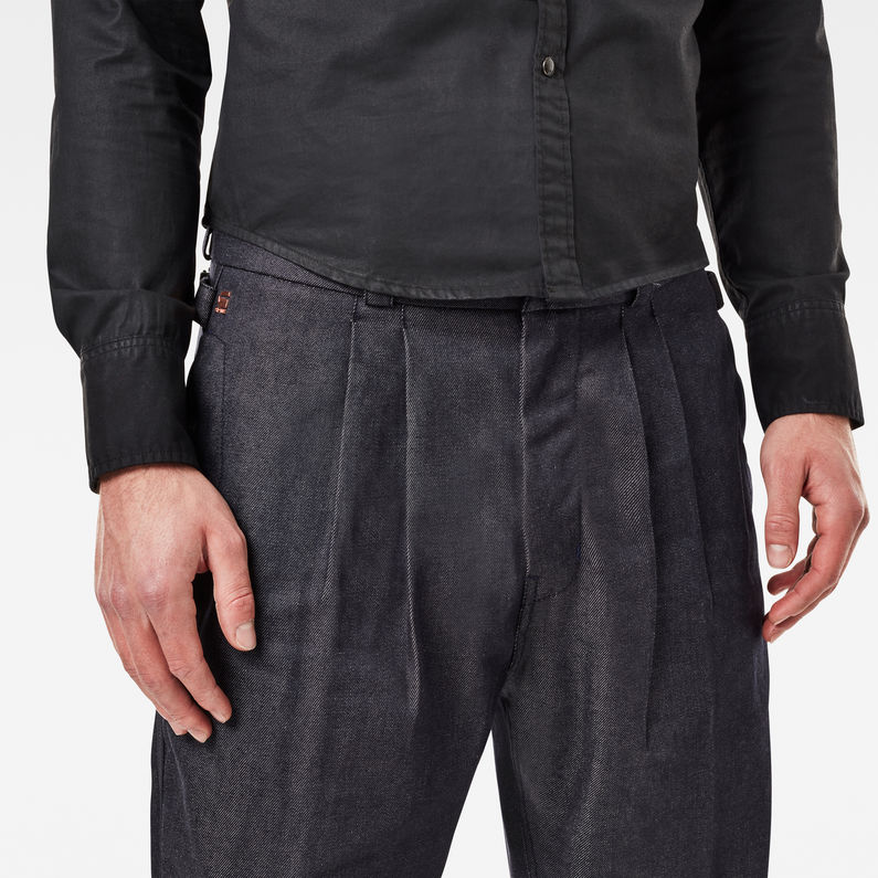 G-Star RAW® Varve Relaxed Pleated Chino Donkerblauw detail shot