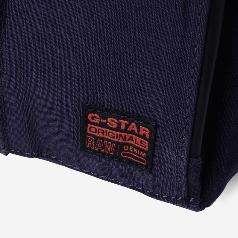 G-Star RAW® Max Stalt Sport Waistbag Dark blue detail shot