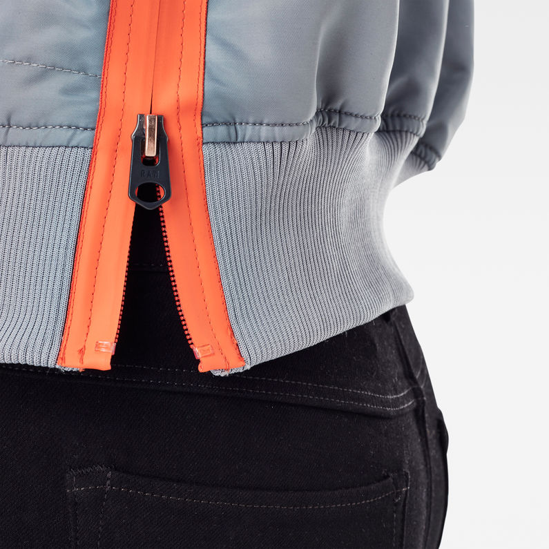 G-Star RAW® Bomber Zip Pocket Cropped Gris detail shot