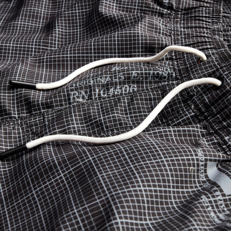 G-STAR® Dirik Graphic Paper Allover Badeshorts Mehrfarbig detail shot