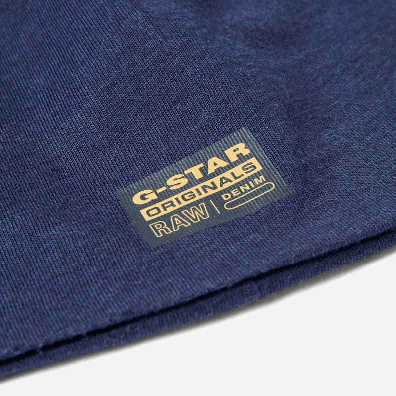 G-STAR® Jersey Beanie Donkerblauw detail shot buckle