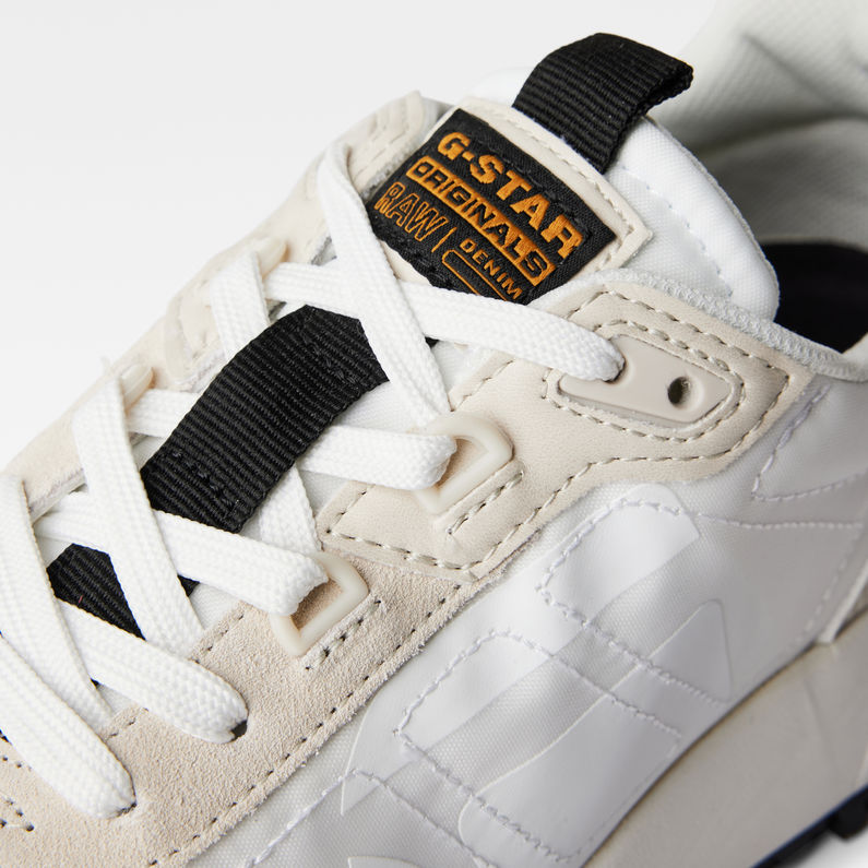G-STAR® 2212 004516 THEQ RUN LGO MTC White fabric shot