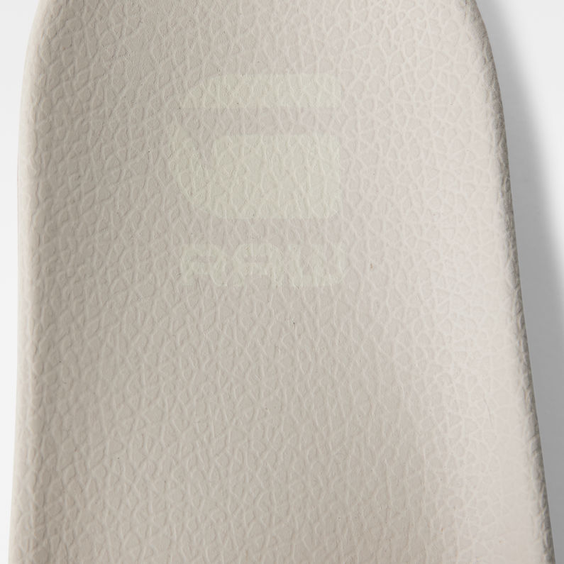 G-STAR® Cart III Perforated Logo Slides White fabric shot