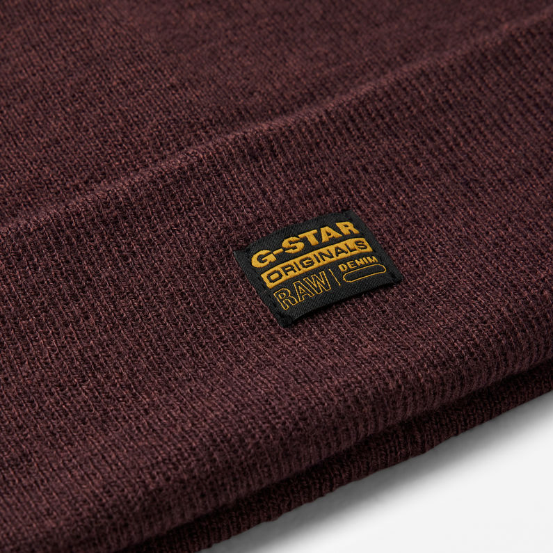 g-star-effo-long-beanie-purple-detail-shot-buckle