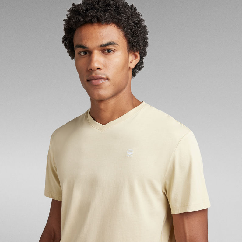 g-star-raw-base-s-v-neck-t-shirt-beige