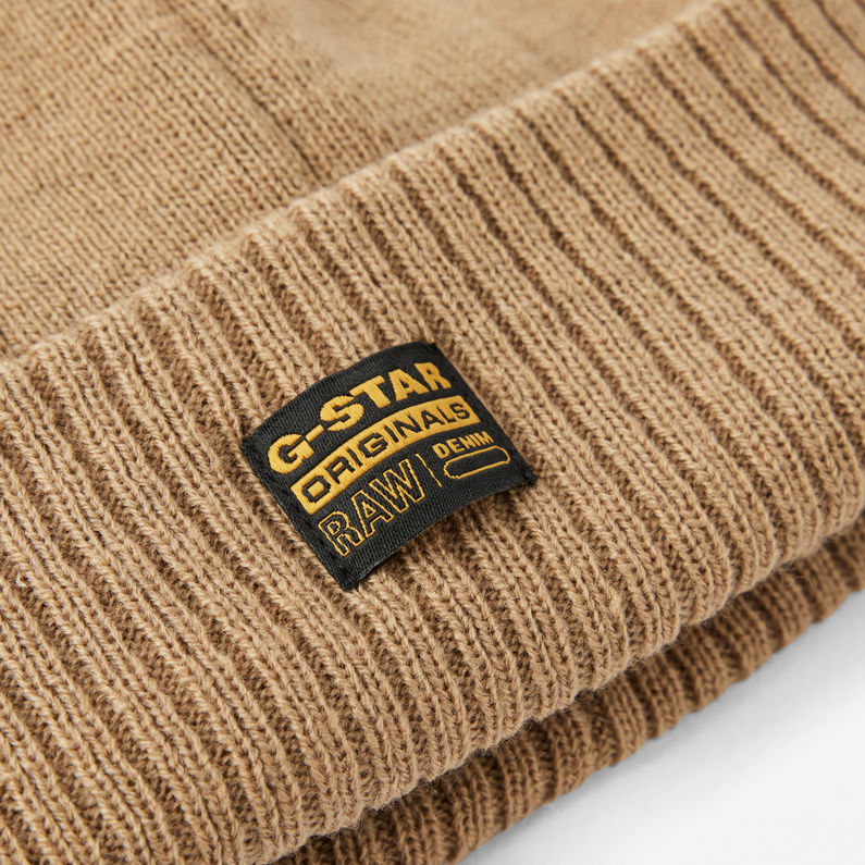 g-star-wanin-beanie-beige-detail-shot-buckle